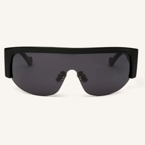 (NEW) DEZI Eyewear Black Oversized Sunglasses with Case - Picture 1 of 9